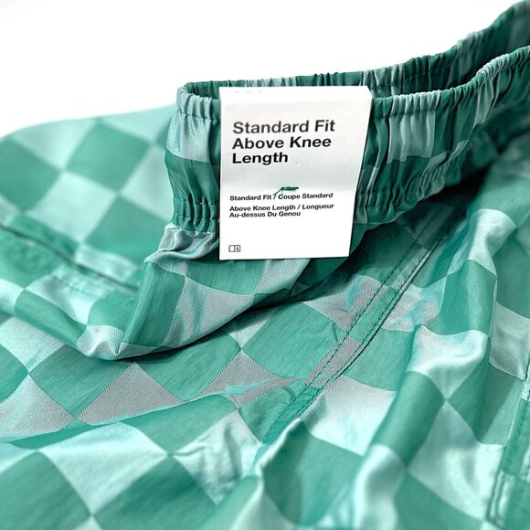 Men's Nike Club Flow Malachite Green/White Shorts  Size M - Picture 4 of 5